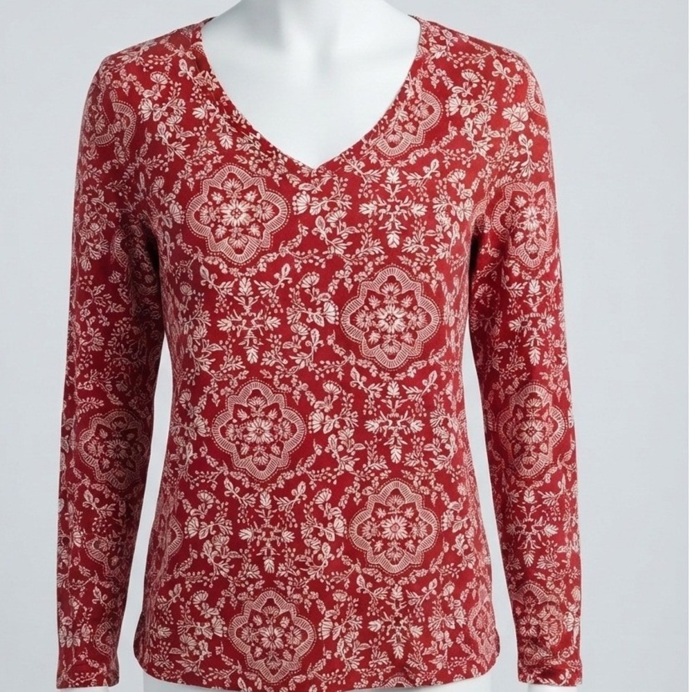 Croft & Barrow Red White Medallion Floral V-Neck Long Sleeve Classic Tee M